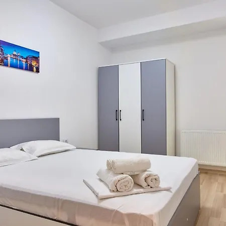 Solis Apartment *